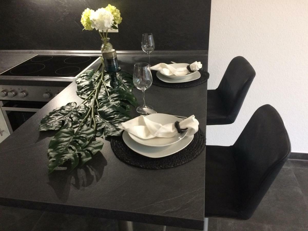 Апартаменты Main Boarding House Мильтенберг Экстерьер фото