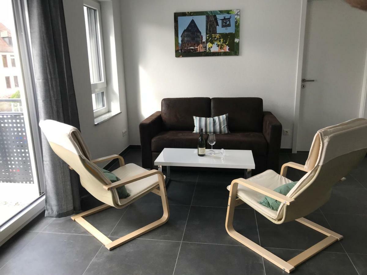 Апартаменты Main Boarding House Мильтенберг Экстерьер фото